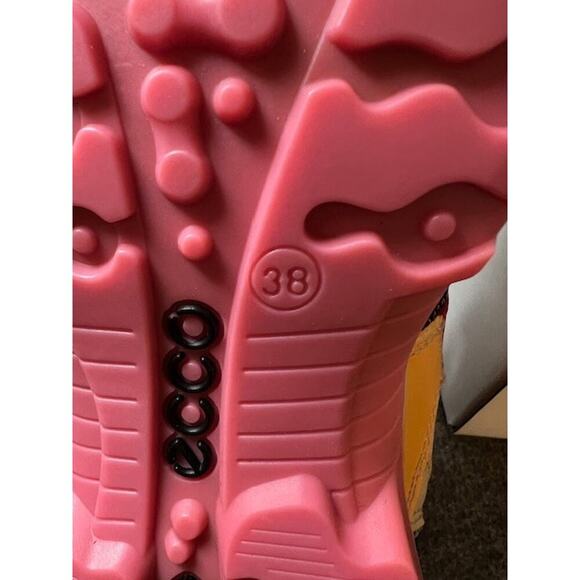 Ecco Offroad Sandals Hiking Multicolor Bubblegum Women Sz US 8 - Picture 8 of 8